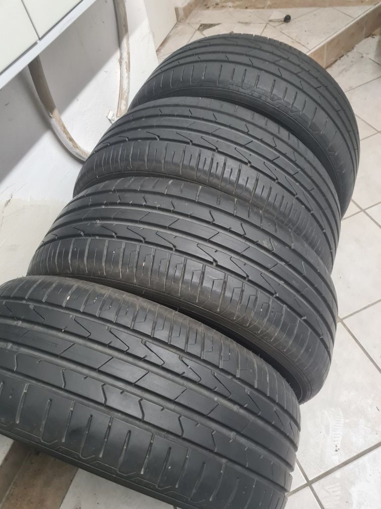 Шини Hankook 215 55 17