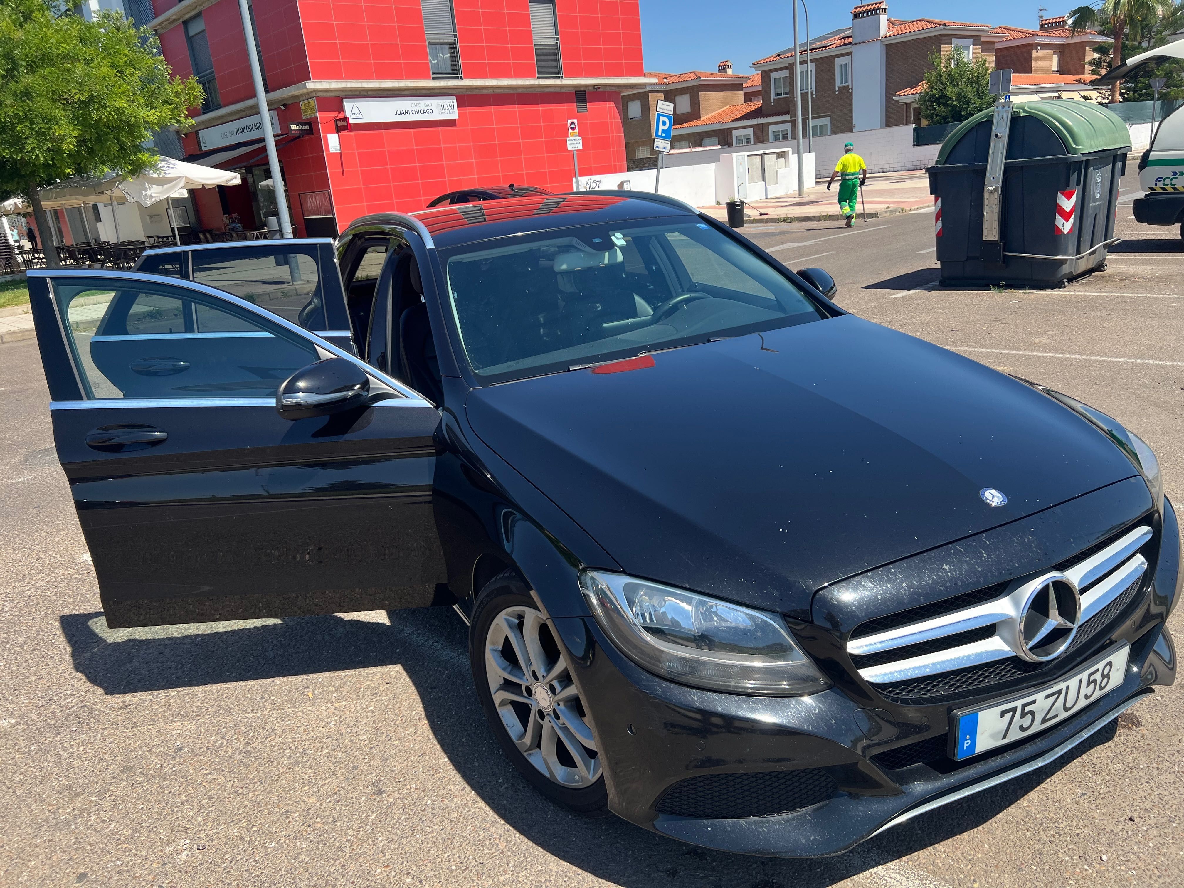 Mercedes C200 - impecável