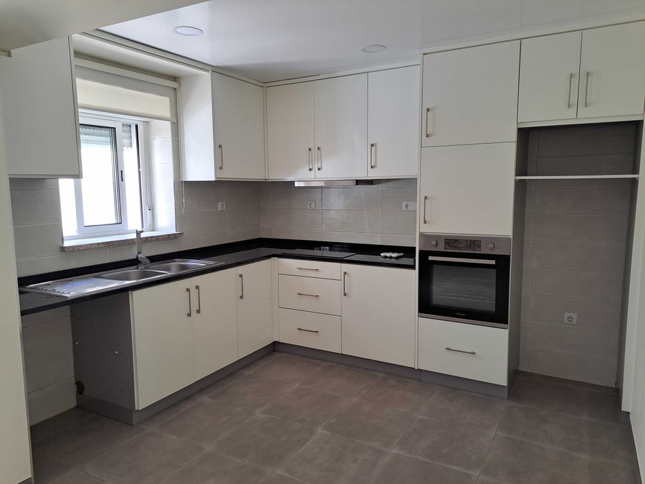 Apartamento T2 semi novo em Mangualde