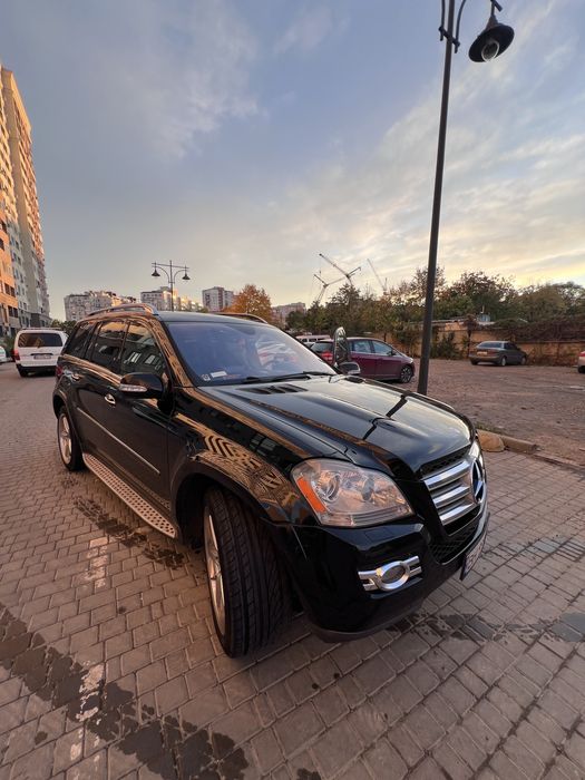 Mercedes-Benz GL 550