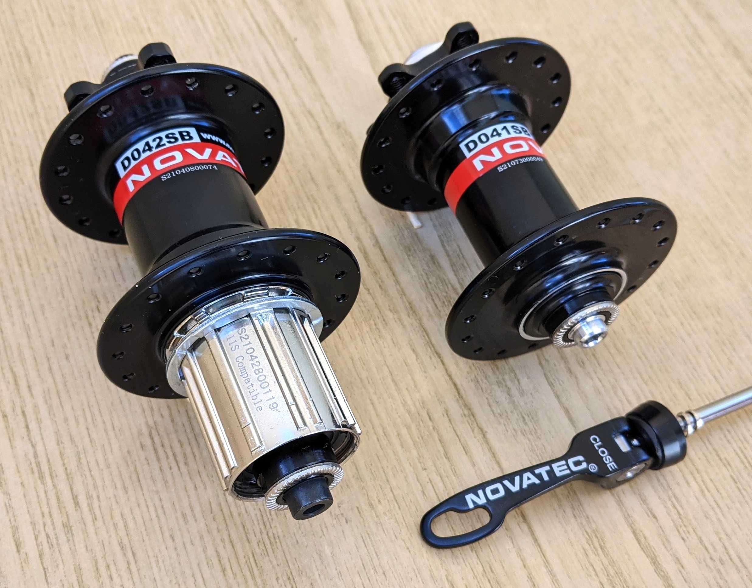Втулки різні Novatec, ARC під HG Microspline та вісь
