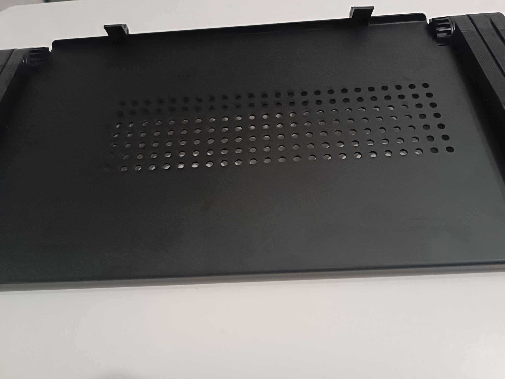 Wielofunkcyjny stolik pod laptopa