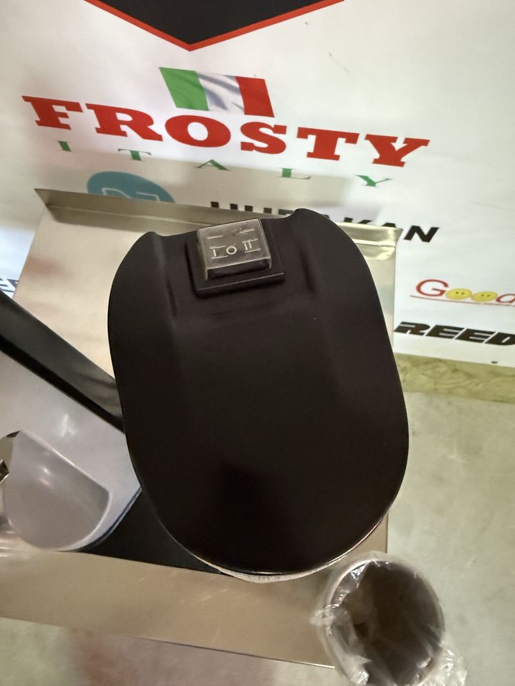 Міксер Для Молочних Коктейлів Подвійний Frosty Італія Новий!