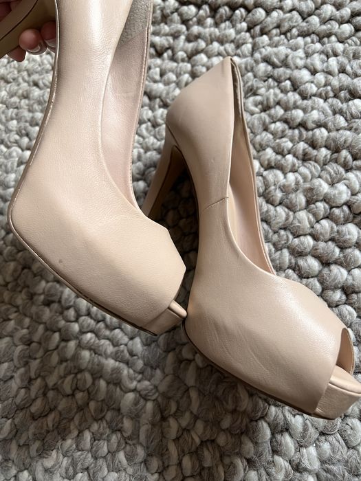 Szpilki Guess, skóra