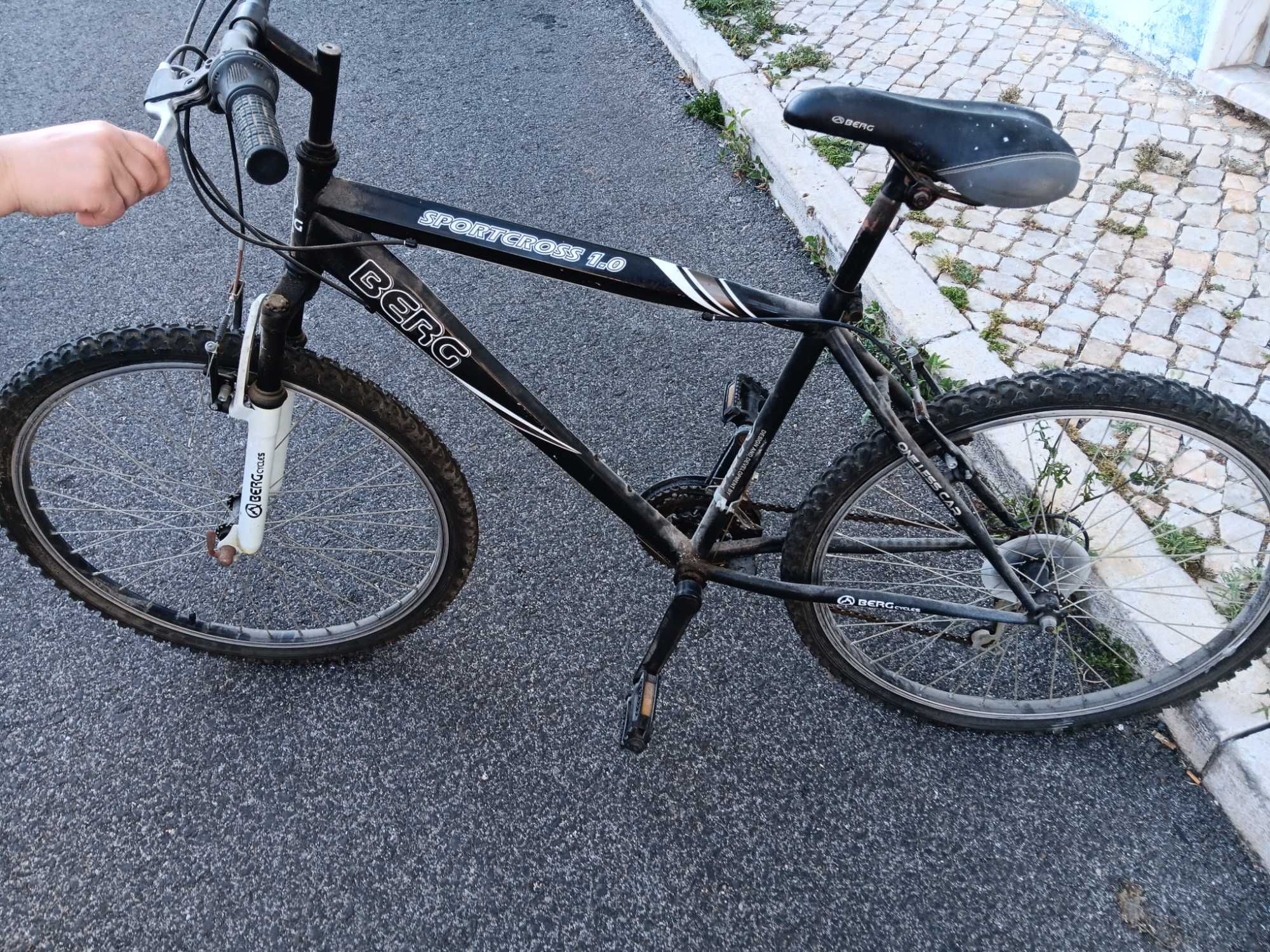 Vende se bicicleta