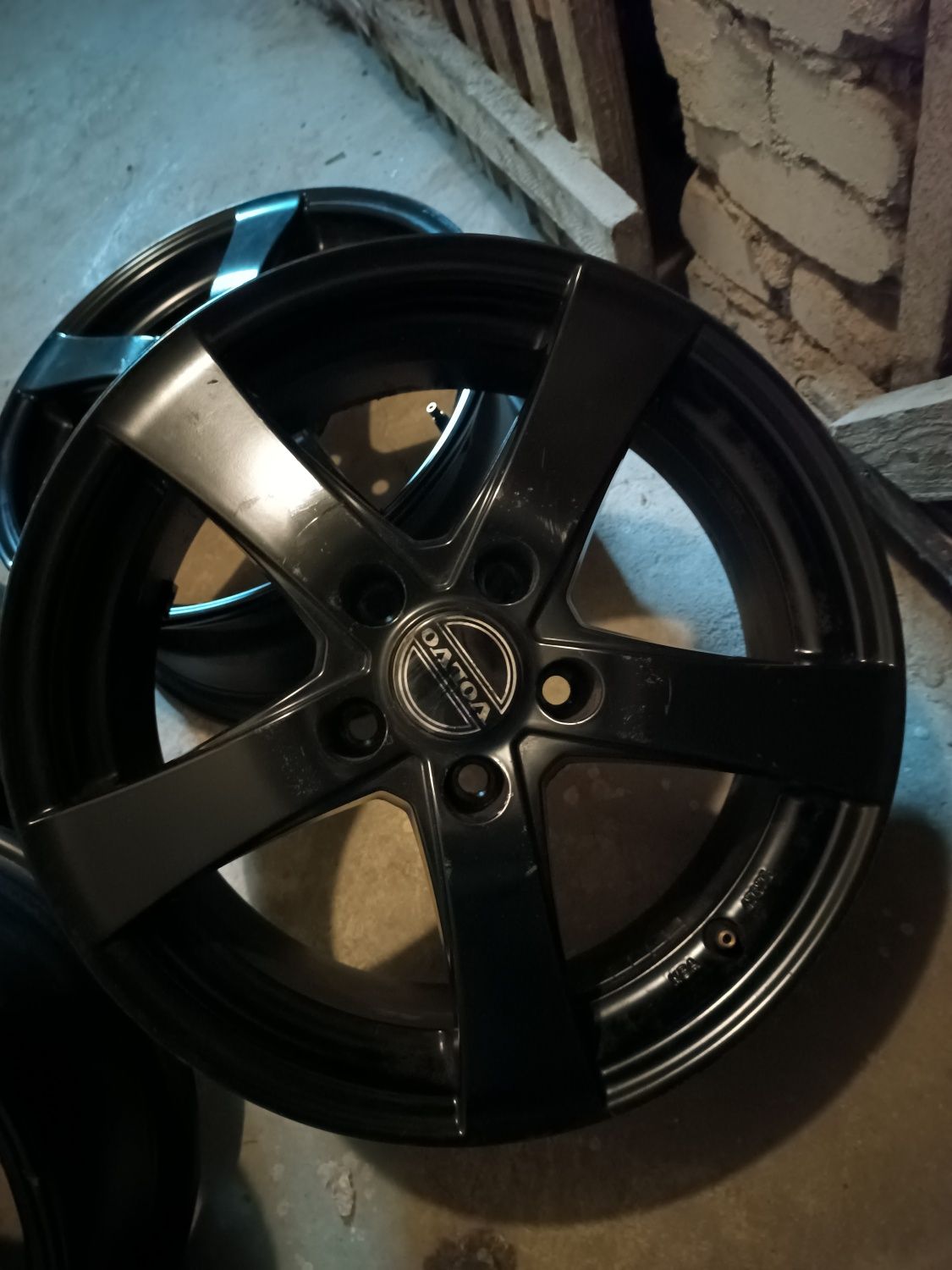 Czarne felgi 5x108 volvo