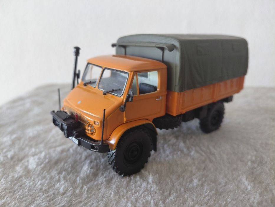 Mercedes-Benz Unimog 404 - 1/43 Minichamps