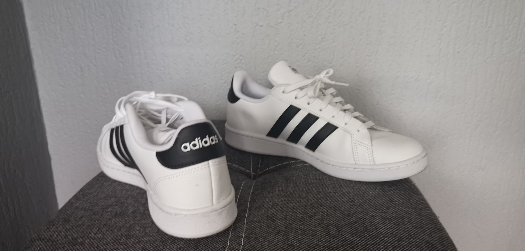 Adidas snickers 43,5 dł wkł. 27.5cm