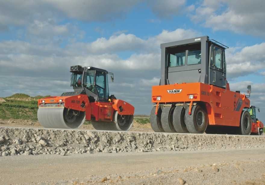 Wynajmem wynajm walec guma guma ogumiony z operatorem