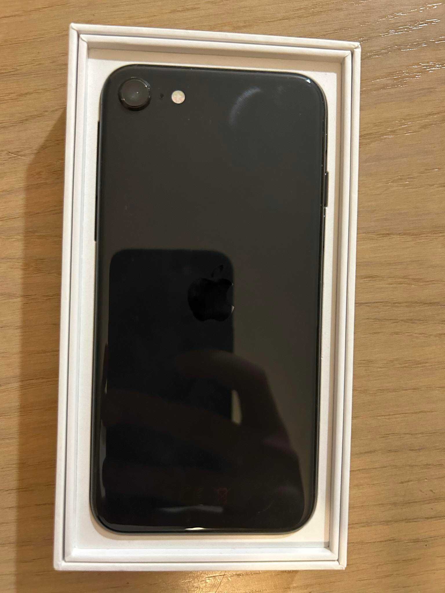 iPhone  SE 2020 czarny