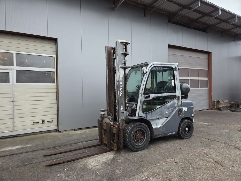 Wózek widłowy Toyota 8FGF30, 2020 Rok, Obrotnica, Waga, Kabina