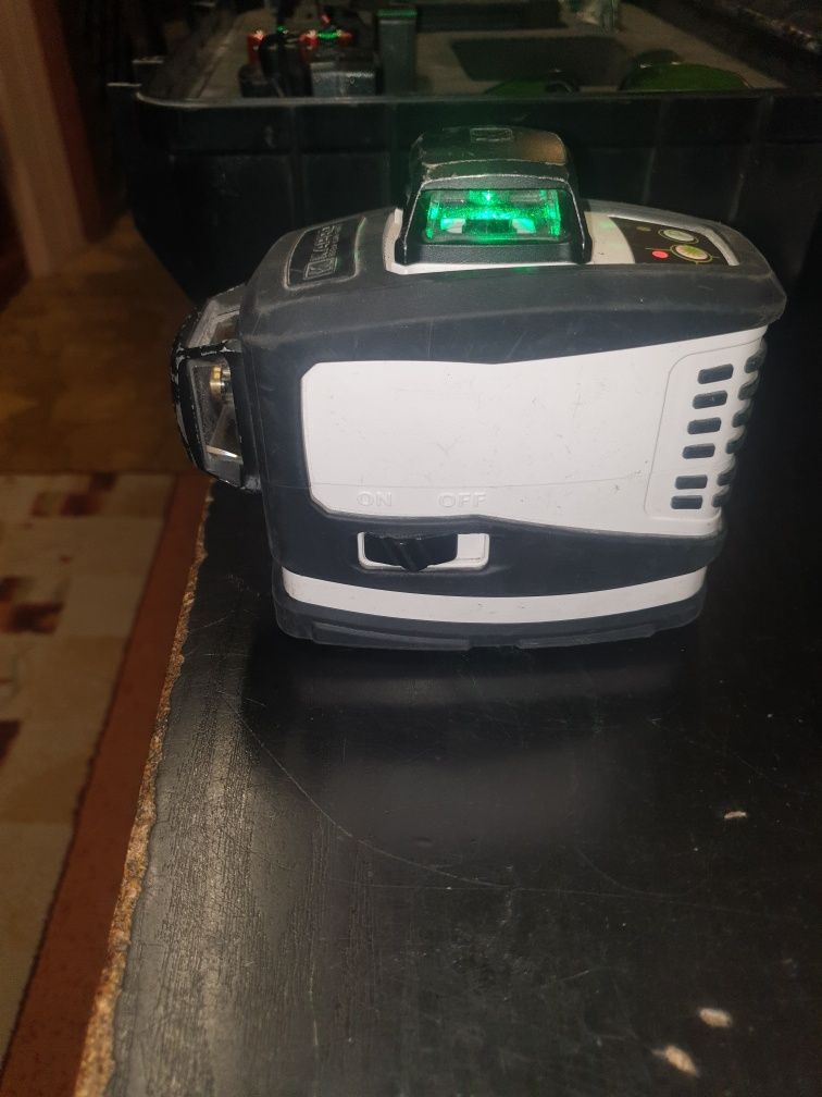 Laser Kapro 883g