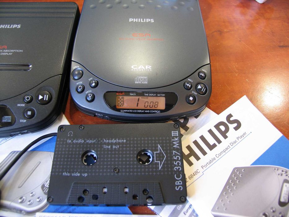 Philips AZ 6845 + AZ 8648 + CD Cassette Adaptor '' Discman ''