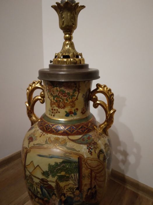 Piękna duża chińska lampa