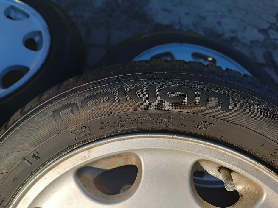 Диски ауді r16 5/112 з зимовою резиною 200$