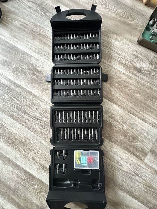 Набір інструментів. Інструменти для авто. Два набори