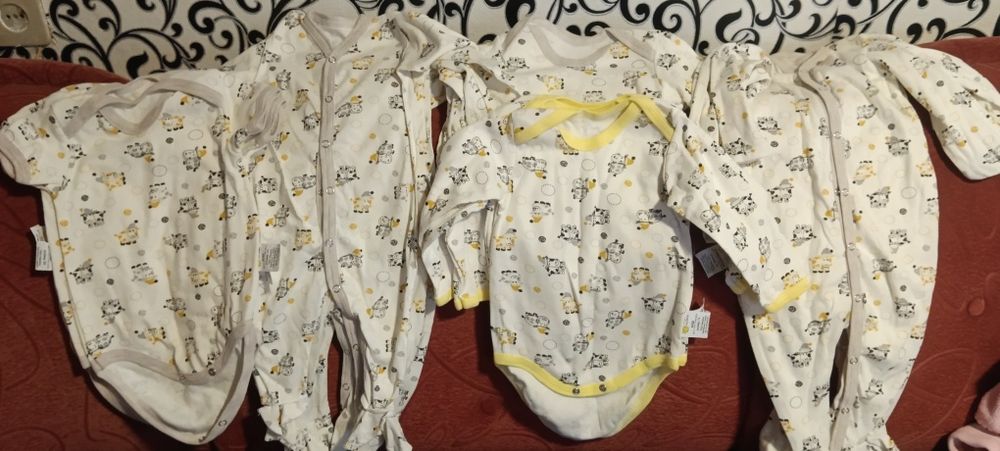 Продаю пакетом одежу для малюка нова