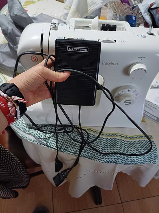 Maquina de costura singer