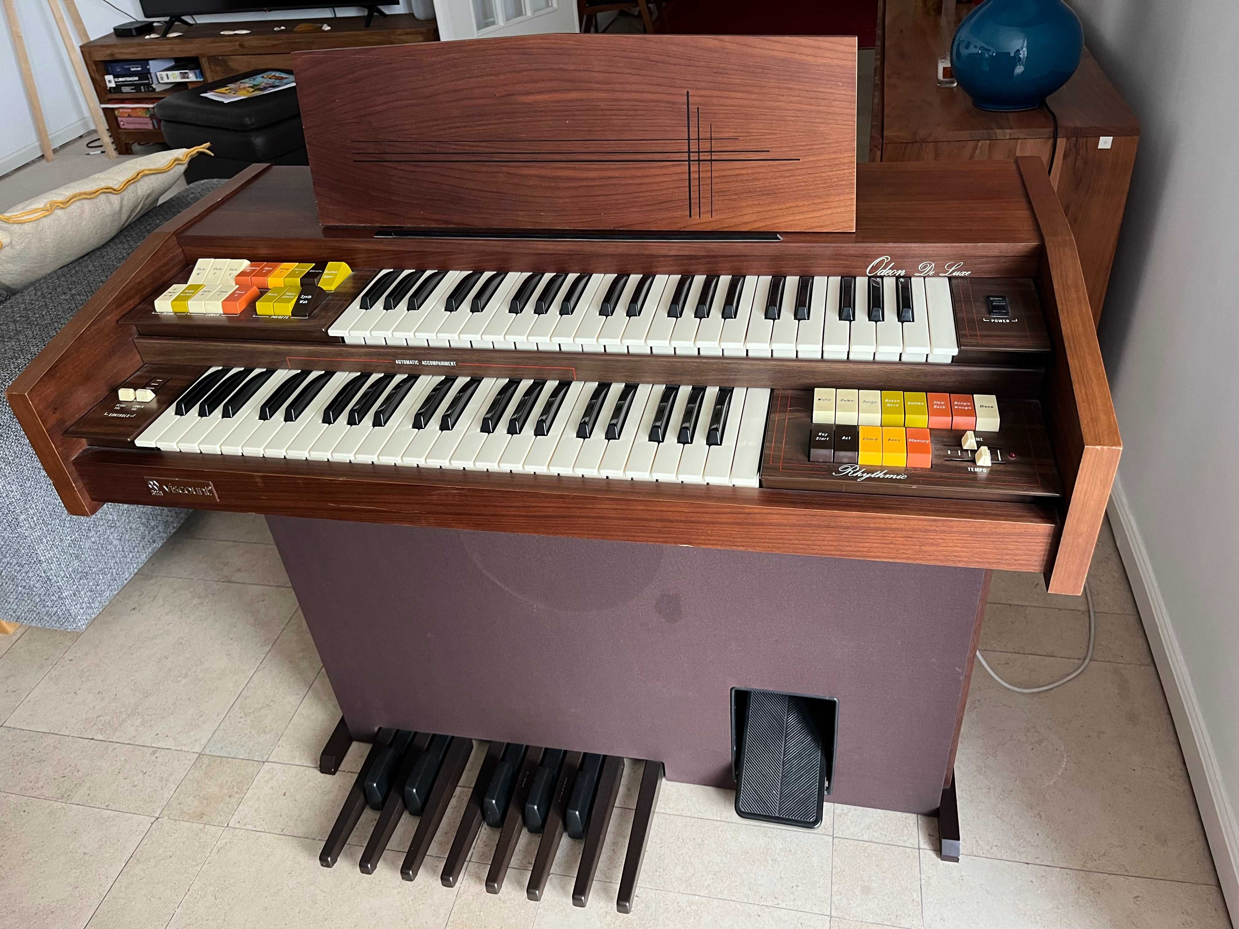 Vendo órgão/piano eléctrico VISCOUNT Odeon De Luxe - a funcionar