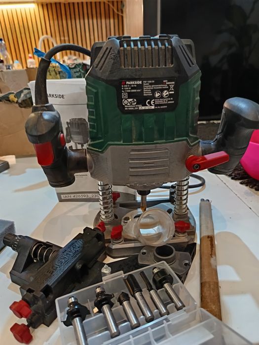 Frezarka do drewna 100% kompletna działająca jeszcze jest gwarancja