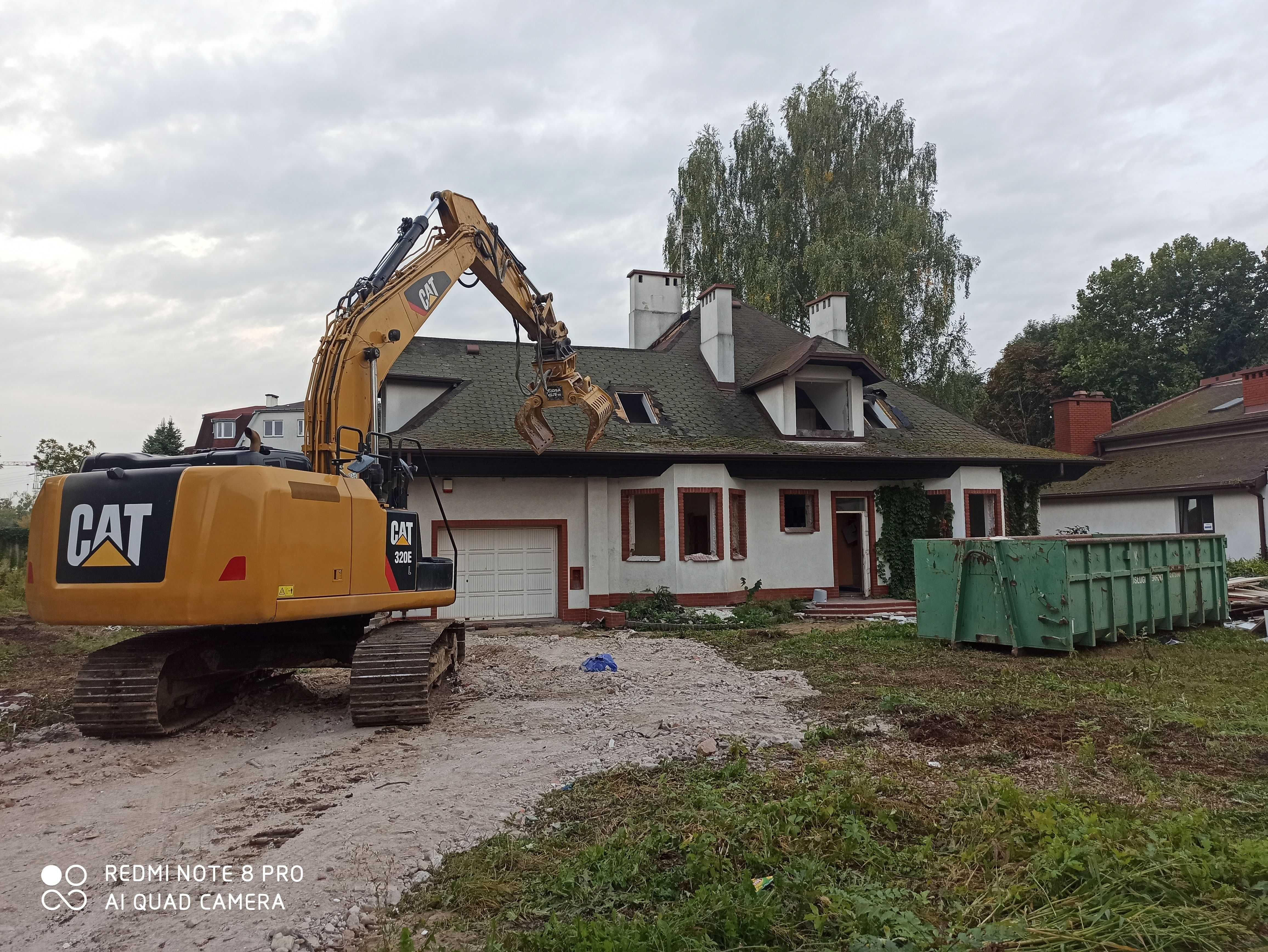 Kruszenie gruzu, betonu usługi koparką