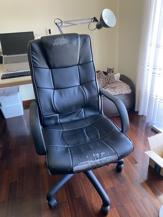 Cadeira executiva Conforama