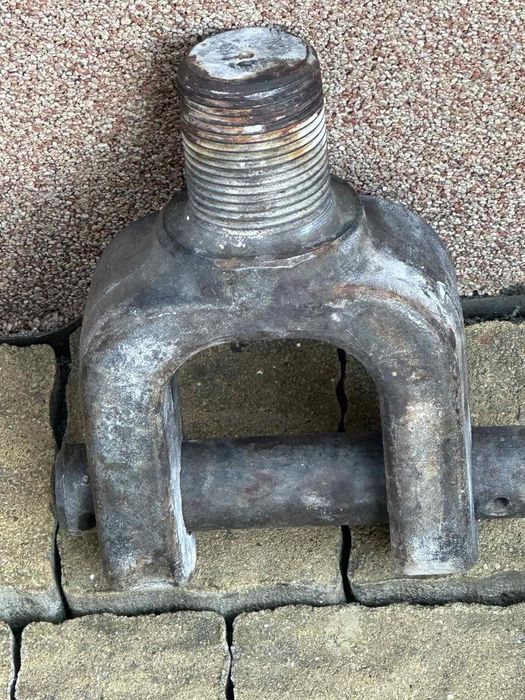 Буксировочна скоба  (крюк) до фури