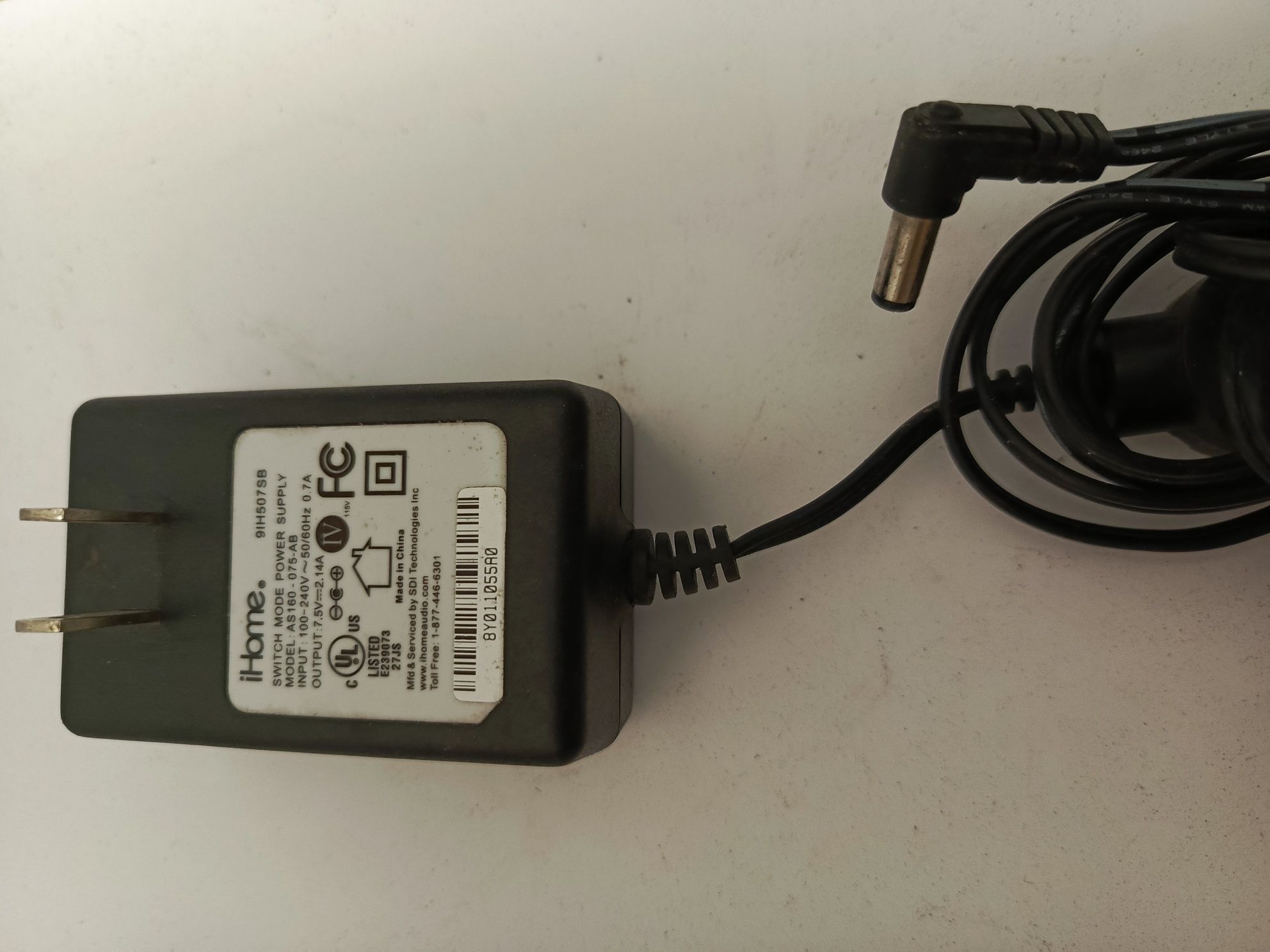 AC/DC adapter iHome 7.5V