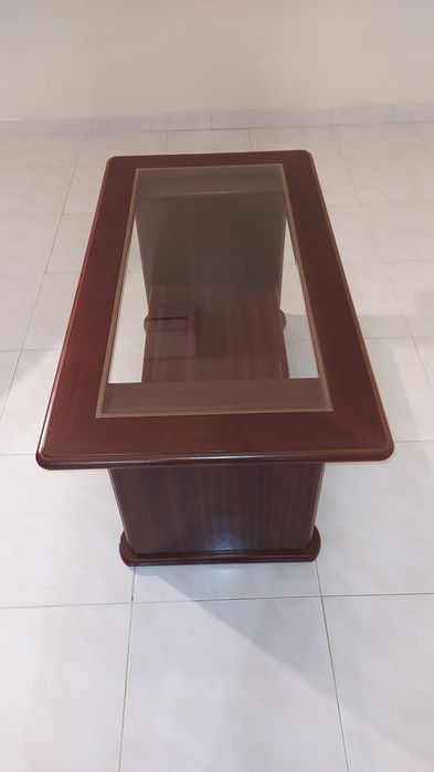 Mesa de Apoio em Madeira com Tampo de Vidro