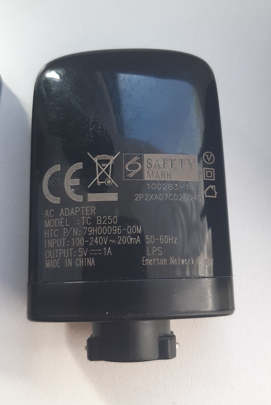 Блоки питания USB зарядное HTC  Адаптер