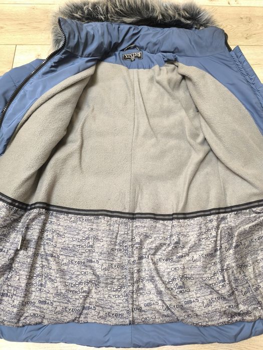 Зимова куртка на дівчинку підлітка