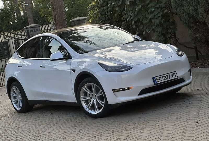 Tesla Model Y 2021 Dual Motor