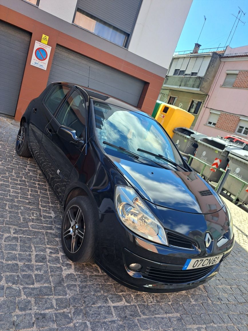 Renault Clio 1.5 dci 260 mil Bom estado