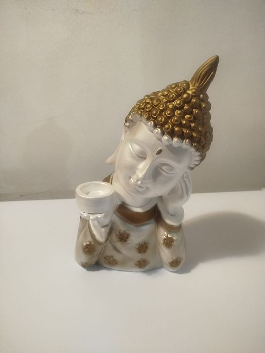 Buddha com lugar para vela