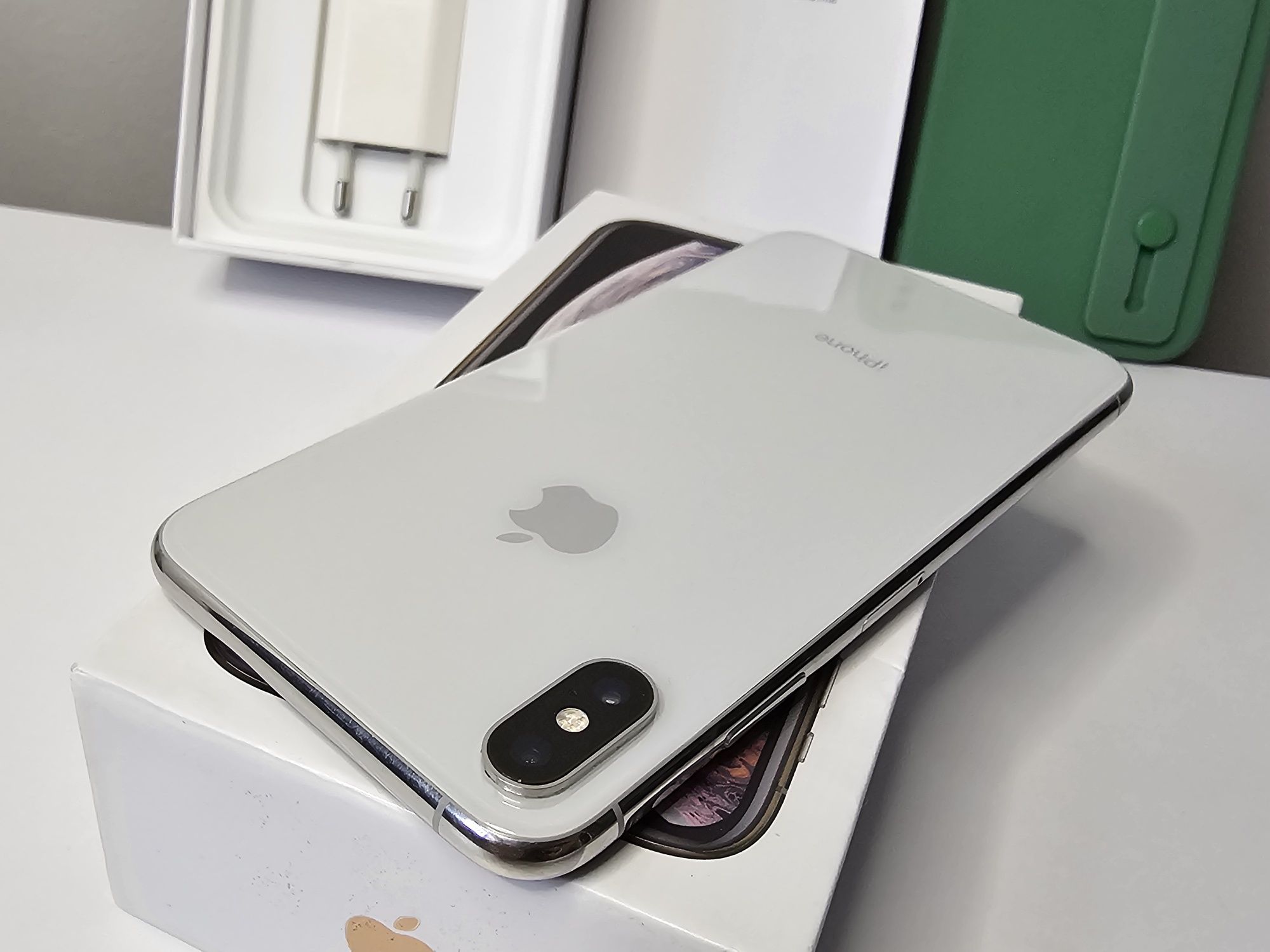 Мобільний телефон Apple IPhone XS MAX White 64GB