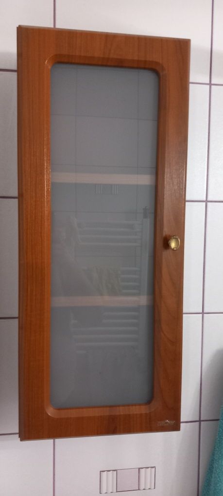 Szafka wisząca łazienkowa