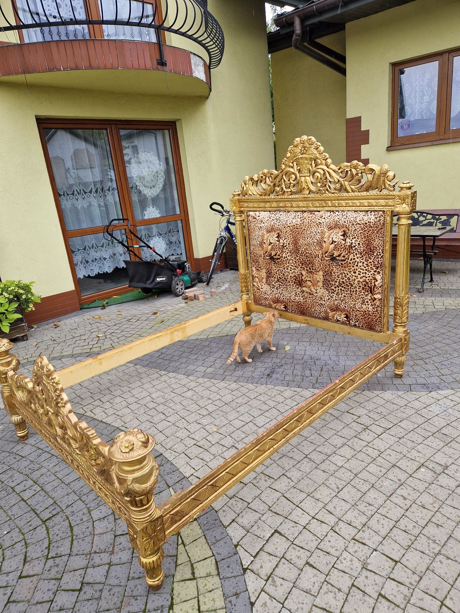 Zabytkowe Łoże dwu osobowe