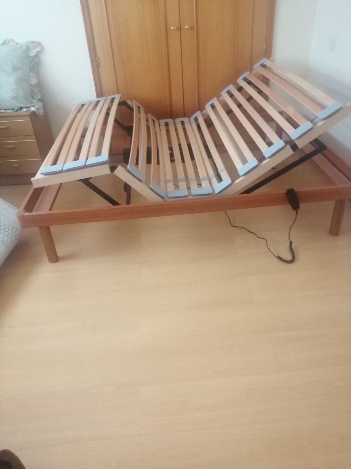 Cama articulada com colchão