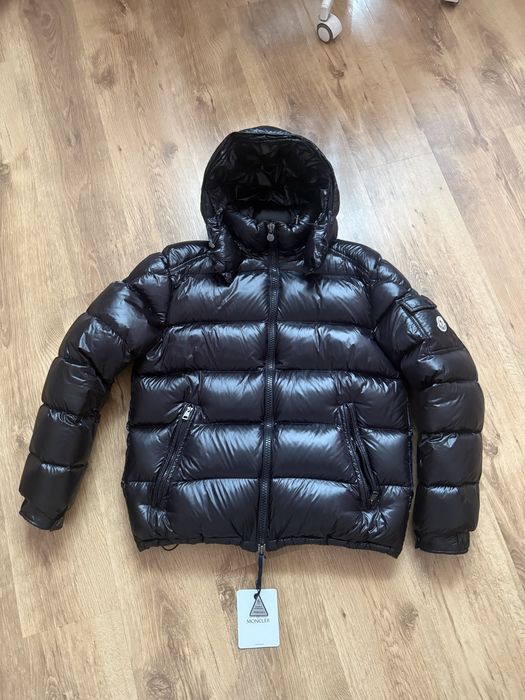Moncler maya size 4