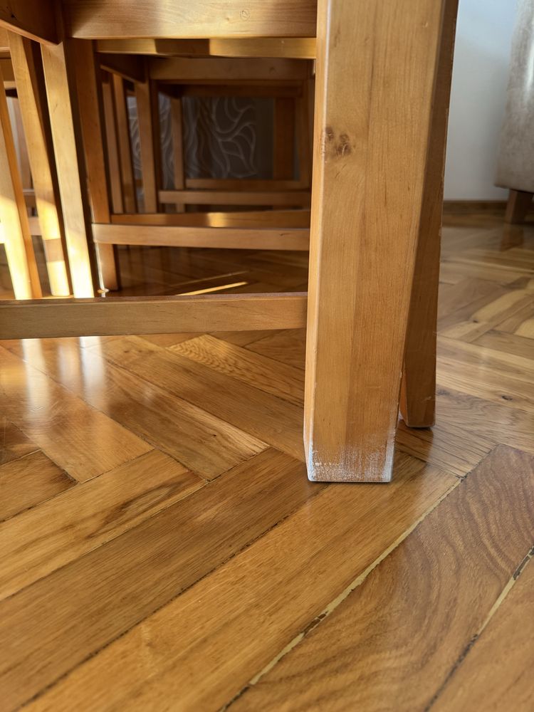 Rozkładany stół z 6 krzesłami