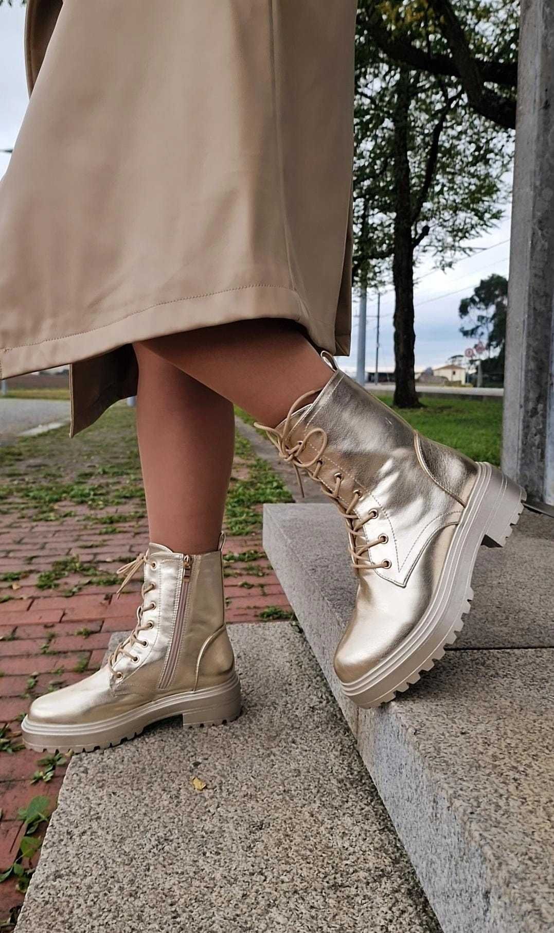 Bota Militar Dorada