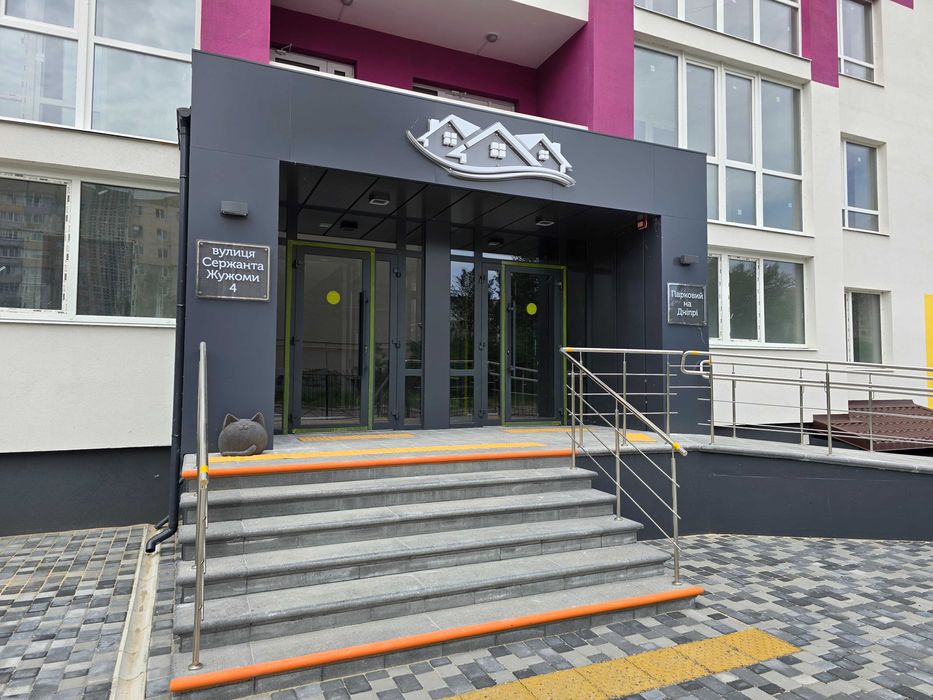 Продаж двокімнатної квартири на 7 поверсі в ЖК Парковий на Дніпрі