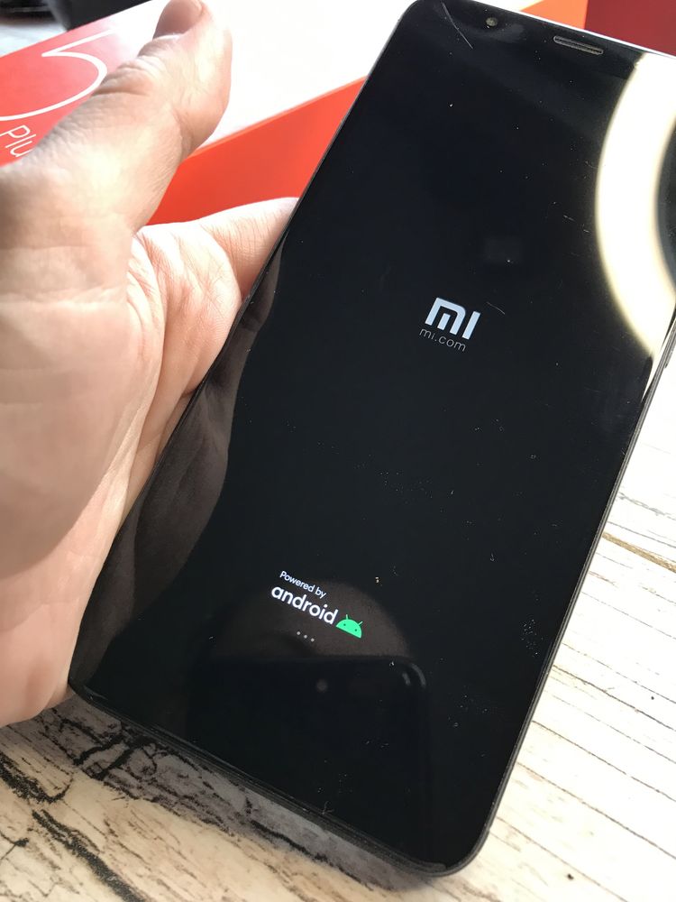 Продам смартфон Redmi 5 plus