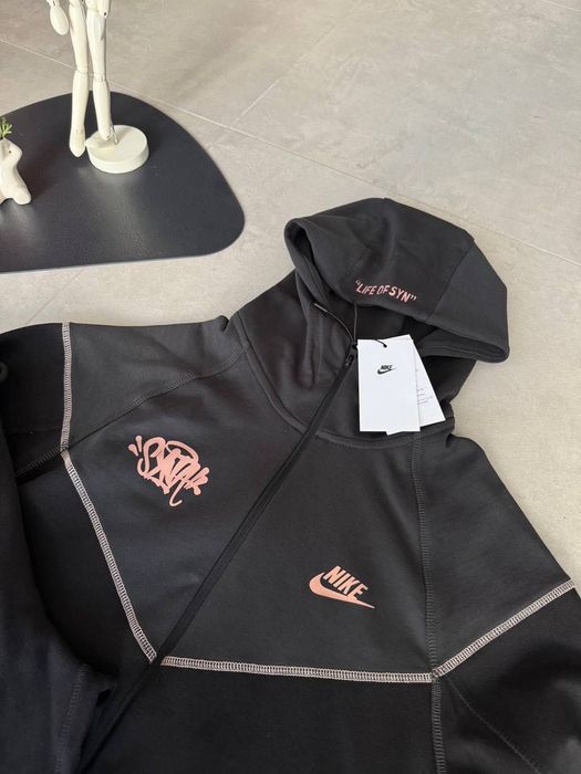 Dres Nike Tech  fleece x syna