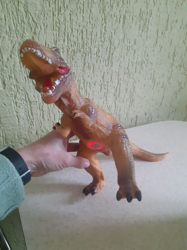 Продам динозавра