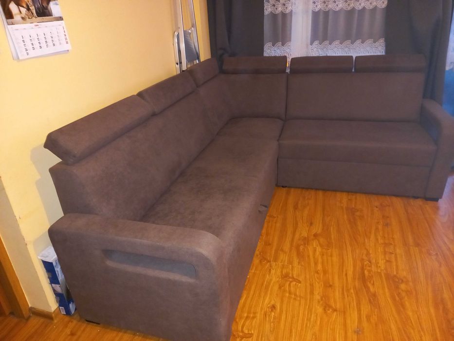 Sprzedam Narożnik Z Funkcją Spania Brązowy