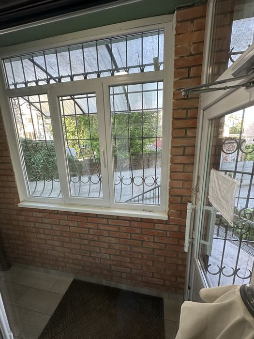 Продаж приміщення в новобудові з окремим входом центр міста 85 метрів