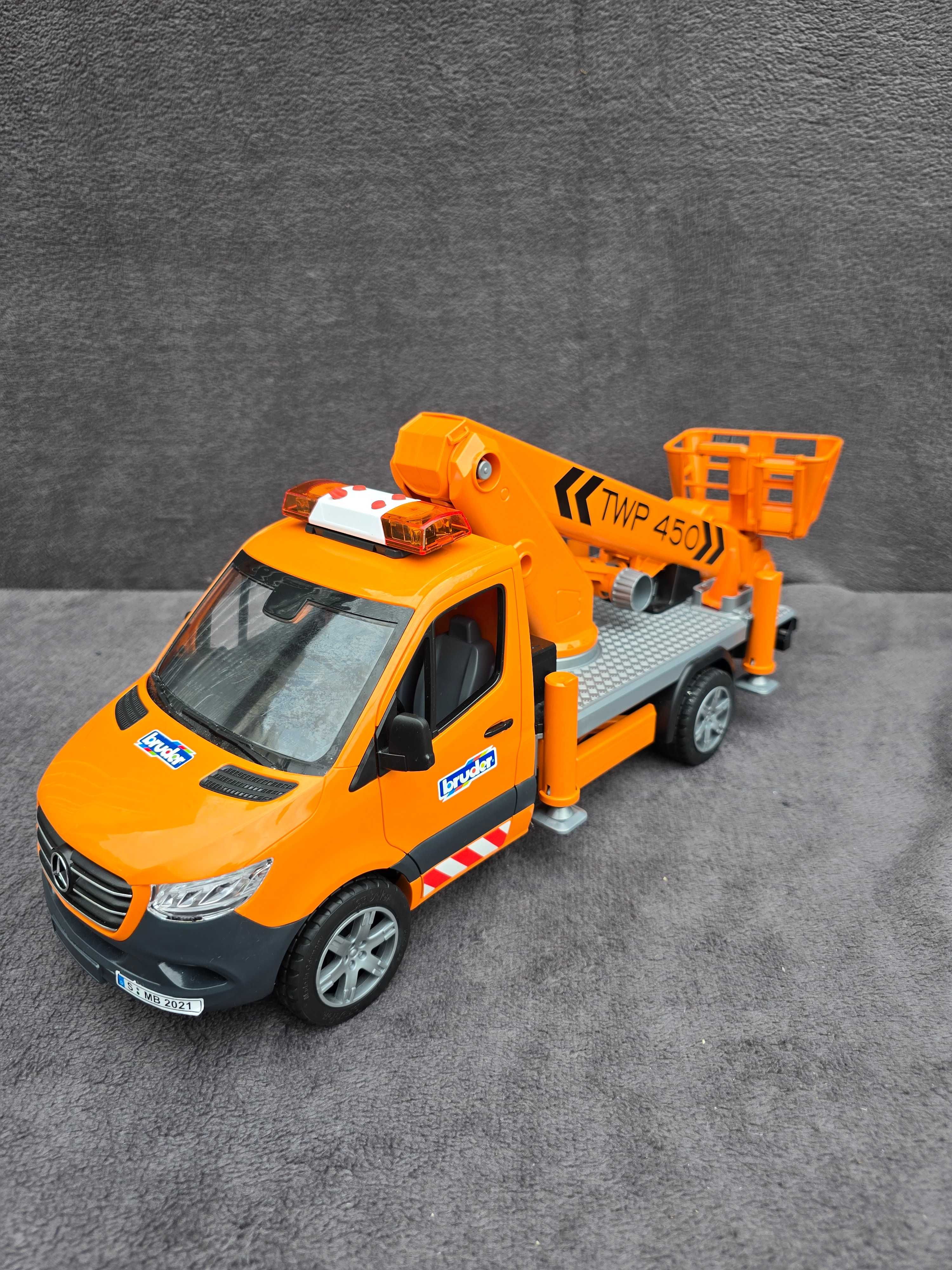 Bruder 02679 Mercedes-Benz Sprinter podnośnik koszowy