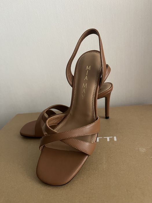 Жіночі босоніжки