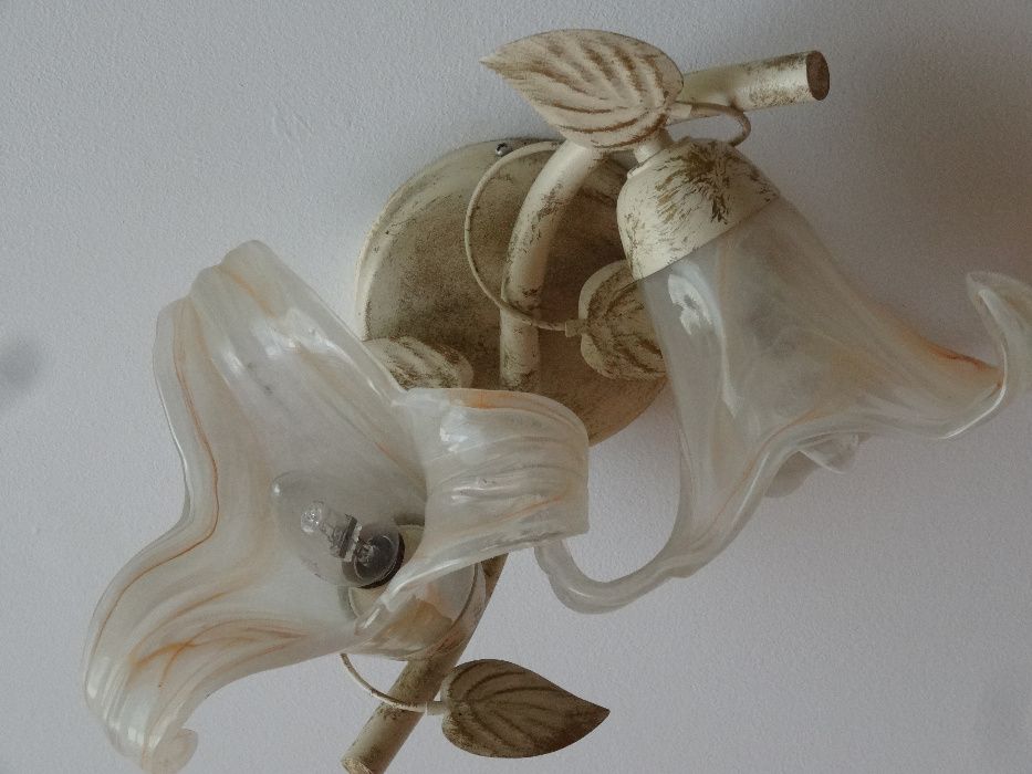 lampa sufitowa lub kinkiet